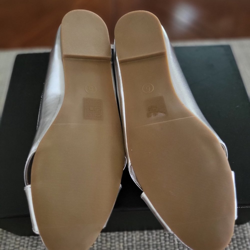 Shoes - Picture 7 of 8